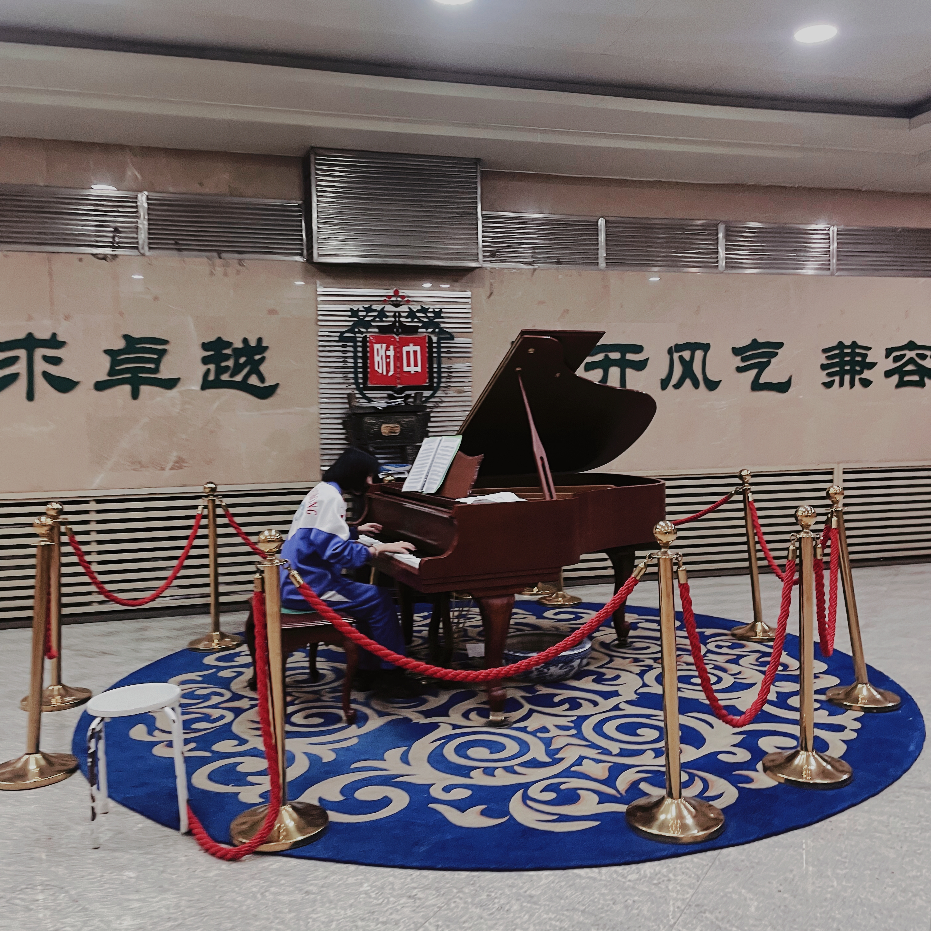 ZWV275RBAAADA